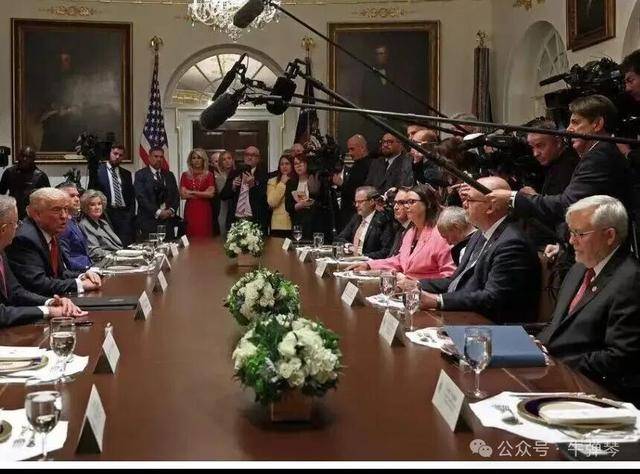 他被特朗普当众羞辱<strong></p>
<p>添加虚拟币地址</strong>，全场都在哄笑