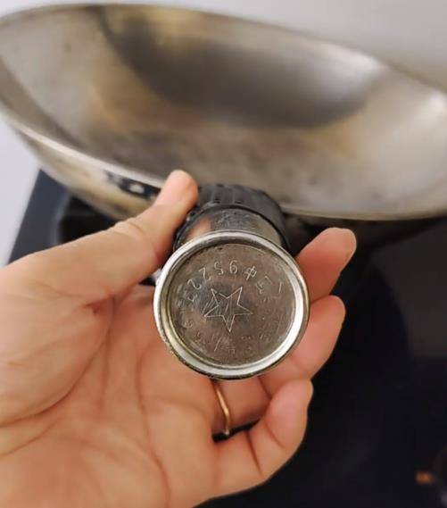 铁锅用了二三十年仍不粘不锈<strong></p>
<p>虚拟币KBOX</strong>，女子在线寻厂家想“再买一个”，厂家称已停产