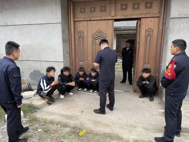 临沂俩小伙偷摸去派出所门口放下<strong></p>
<p>防范虚拟币炒作风险</strong>了…