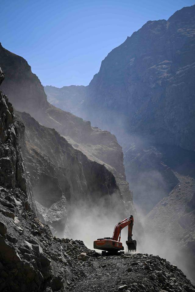 青年说 | 到中亚<strong></p>
<p>防范虚拟币炒作风险</strong>，奔赴一场激动人心的“探秘”