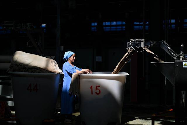 青年说 | 到中亚<strong></p>
<p>防范虚拟币炒作风险</strong>，奔赴一场激动人心的“探秘”