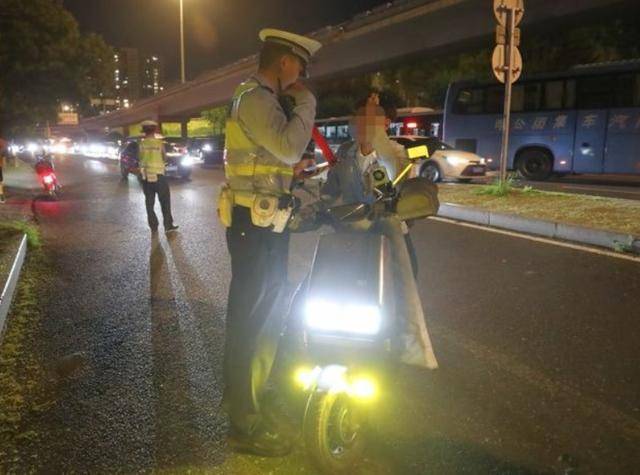 北京“电子眼”开始抓拍电动自行车违法<strong></p>
<p>虚拟币dsg</strong>，试点审核录入电动自行车违法行为3.8万起