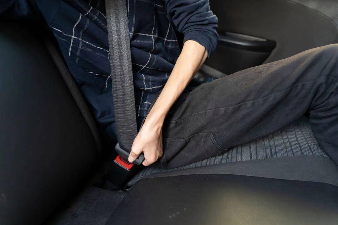 死亡率翻倍!后排乘客不系安全带<strong></p>
<p>虚拟货币换人民币比例</strong>,危险且违法