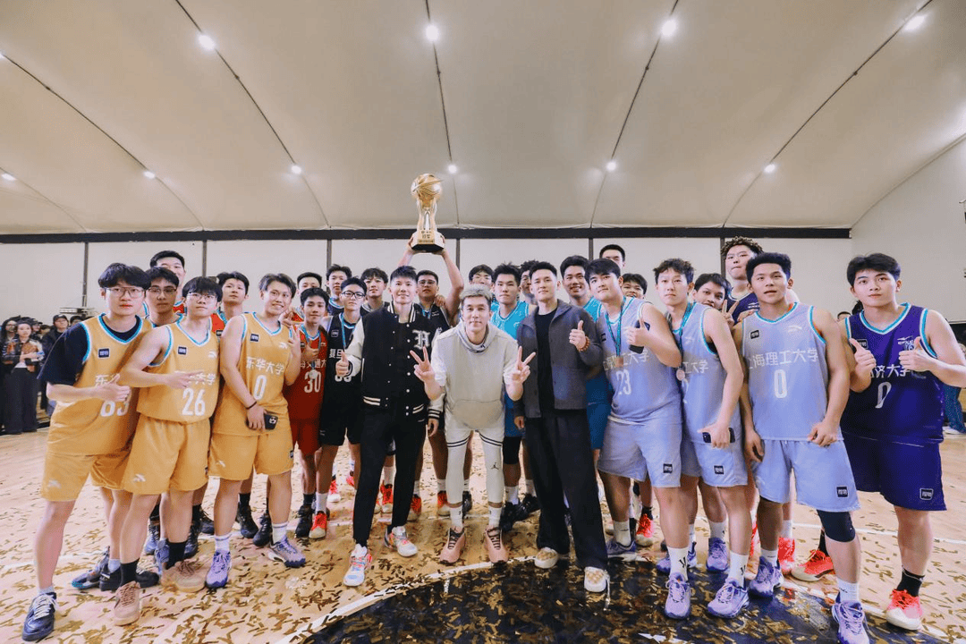 复旦、交大、同济等八大高校集结<strong></p>
<p>BGV虚拟币</strong>,得物App“新生杯”篮球赛首战上海