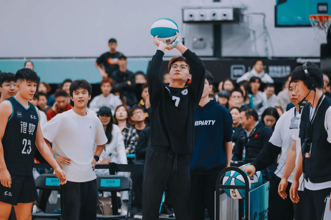 复旦、交大、同济等八大高校集结<strong></p>
<p>BGV虚拟币</strong>,得物App“新生杯”篮球赛首战上海