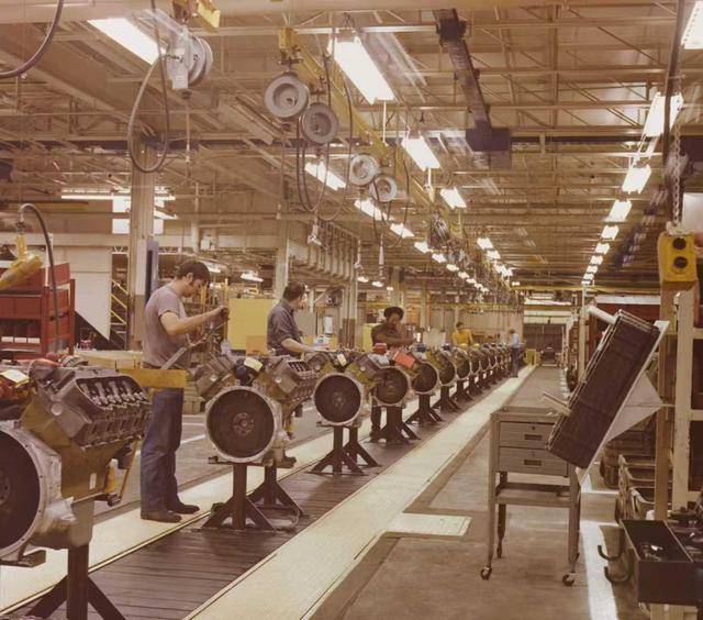 从钢铁履带到数字足迹：解锁卡特彼勒穿越百年的密码