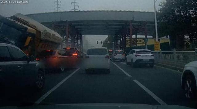 烟台被压死女老师家属欲追究涉事渣土车企业刑责<strong></p>
<p>虚拟币电子信</strong>，律师：具有可行性，涉重大责任事故罪