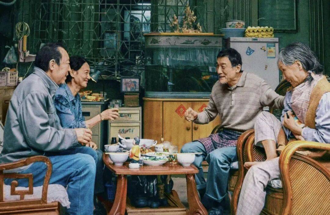 第一批丁克老后<strong></p>
<p>国内玩虚拟币</strong>，“伴侣能陪一程，但最后都要靠自己”