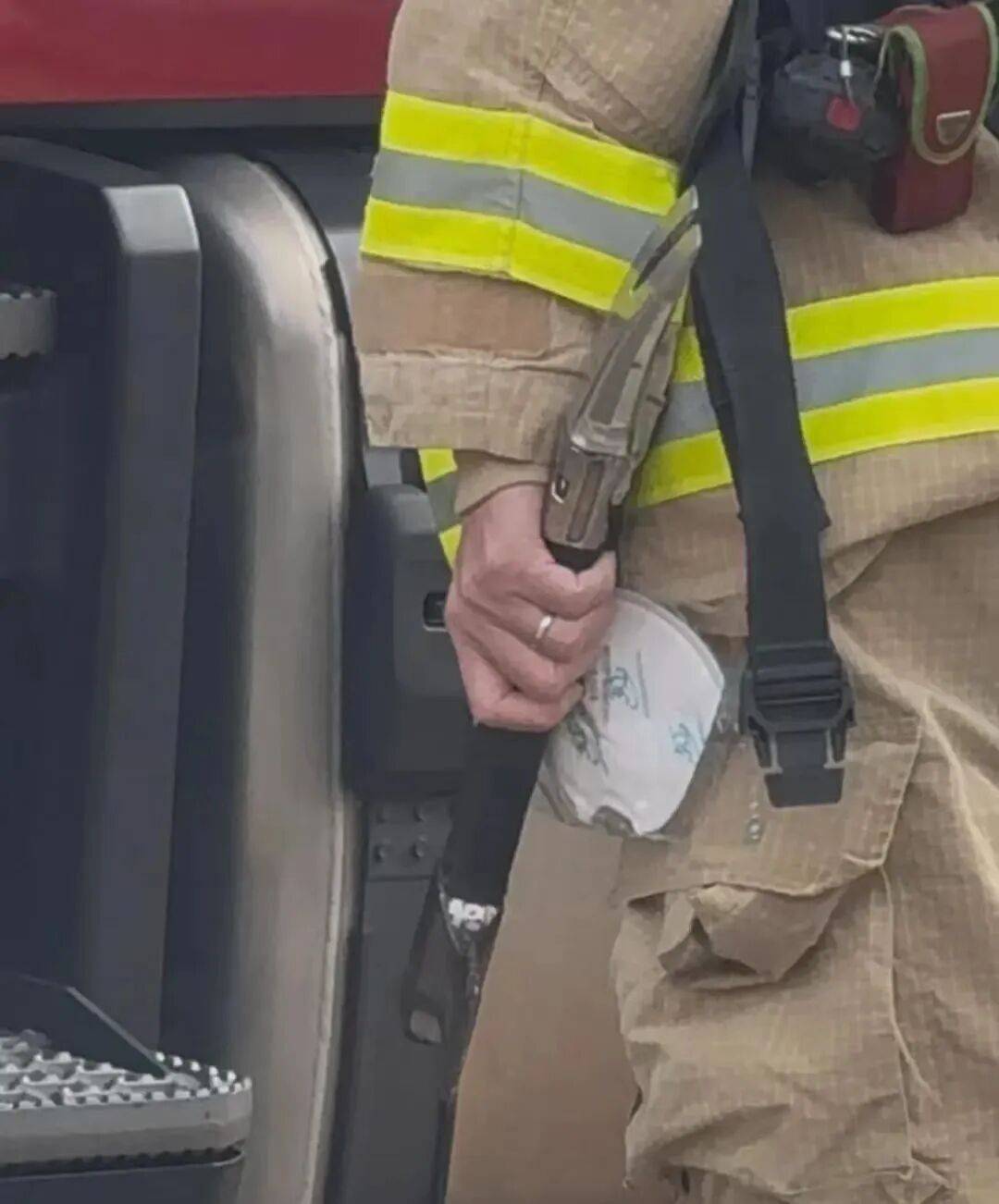 已致94人遇难<strong></p>
<p>虚拟币做生态</strong>，李家超：望内地协助！廉政公署：或涉贪污！这一幕令人破防