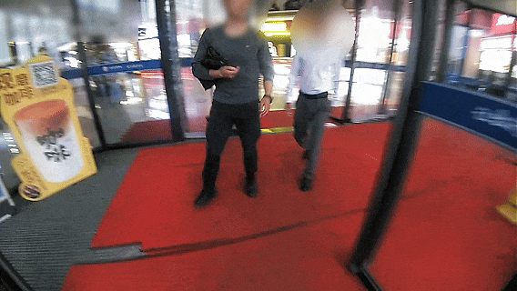 上门取走19万元<strong></p>
<p>虚拟币的资金盘</strong>，杭州一西装革履“金融专员”被抓！在高速服务区被抓，车上塞满现金