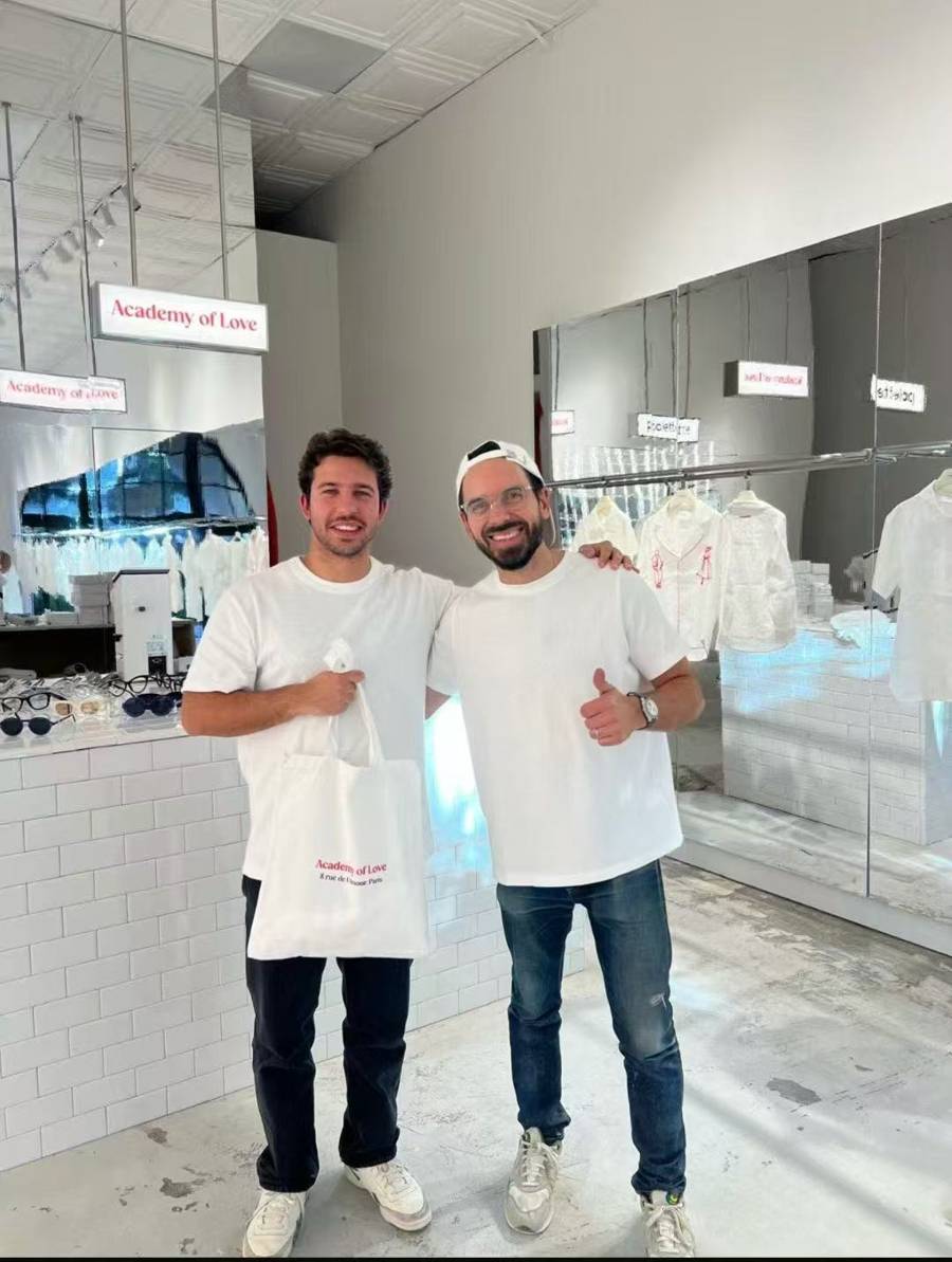 法国人在上海开店<strong></p>
<p>虚拟币tdg</strong>，只卖白色衣服竟然火了丨上海滩上洋掌柜