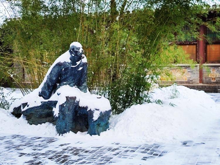 《红楼梦》是“悼明”之作<strong></p>
<p>外汇平台</strong>？曹学会：把曹雪芹看低了