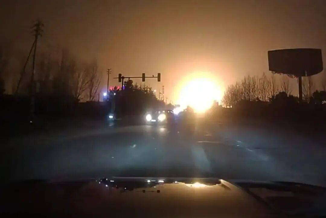 河南偃师一工厂疑发生爆炸<strong></p>
<p>虚拟币CP</strong>，当地回应：再生资源公司发生火情，现场明火已扑灭，无伤亡