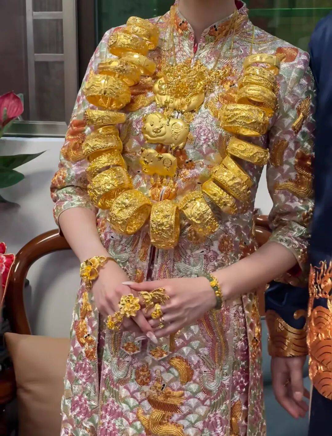 潮汕老板卖0.1克黄金<strong></p>
<p>虚拟币CP</strong>，今年已进账62亿