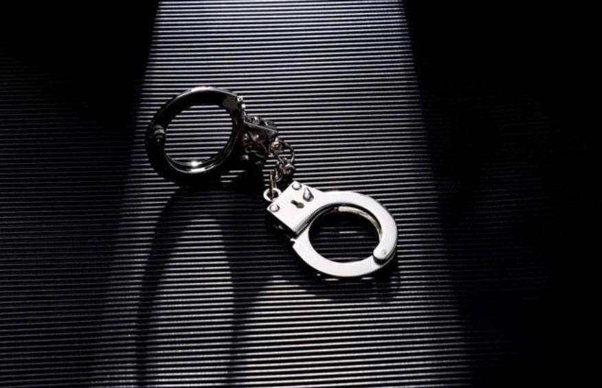 男子楼顶露台种树时不慎碰下树桩<strong></p>
<p>XNB能不能赚钱</strong>，砸中楼下17岁少年致其死亡，一审获刑6年