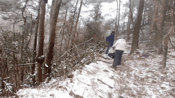 “脚断了<strong></p>
<p>个人挖虚拟币一般拘留多久</strong>，这辈子完了！”游客在1200米山上赏雪受伤，浙江民警带4人将其抬下：我是民警，我得在第一个